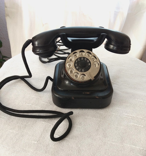 Antikes wählscheiben telefon - antikes, wählscheiben-telefon