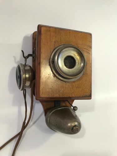 Kleines antikes holztelefon - kleines,