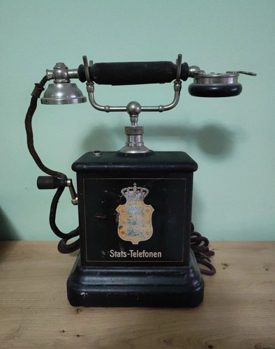 Antikes telefon mit kurbel - antikes,