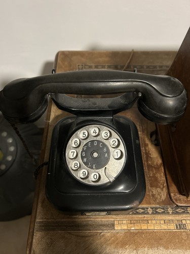 Altes antikes telefon mit - telefon,
