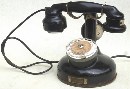 Telefon alt antik aus - , metall